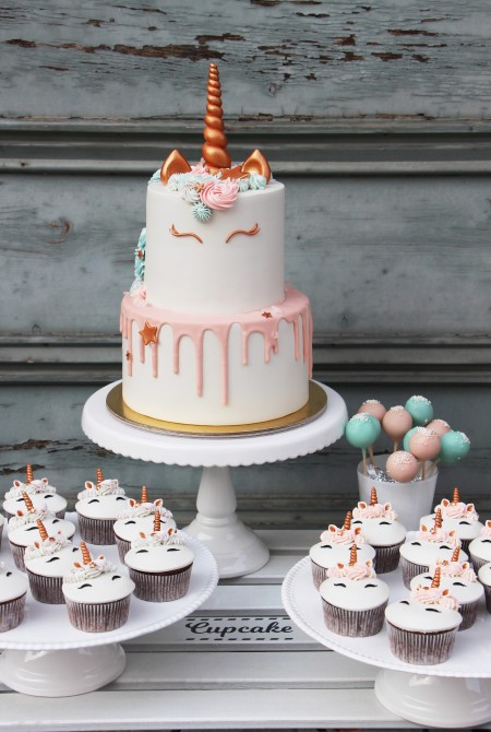 Unikornis torta, cupcake és cake pop